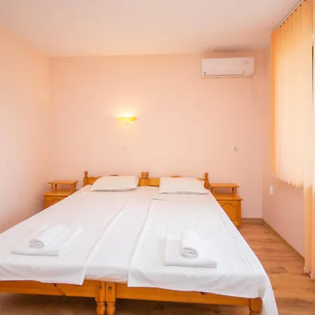 Tuna Apartament *