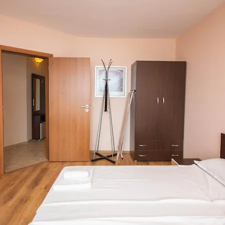 Tuna Apartament *